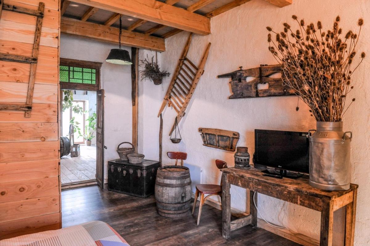 Le Moulin De Chamambard Hotel Saint-Denis-les-Bourg Ngoại thất bức ảnh