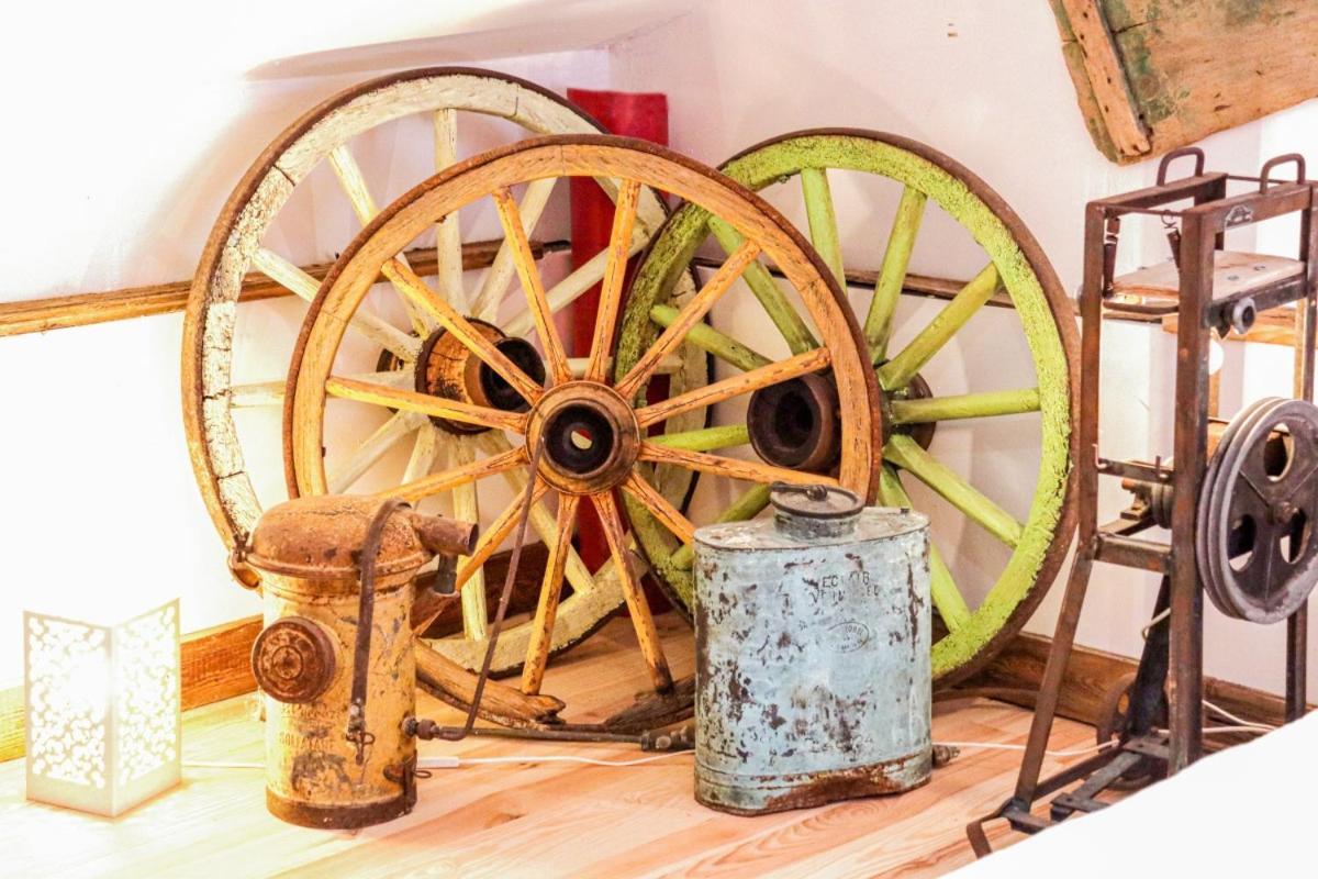 Le Moulin De Chamambard Hotel Saint-Denis-les-Bourg Ngoại thất bức ảnh